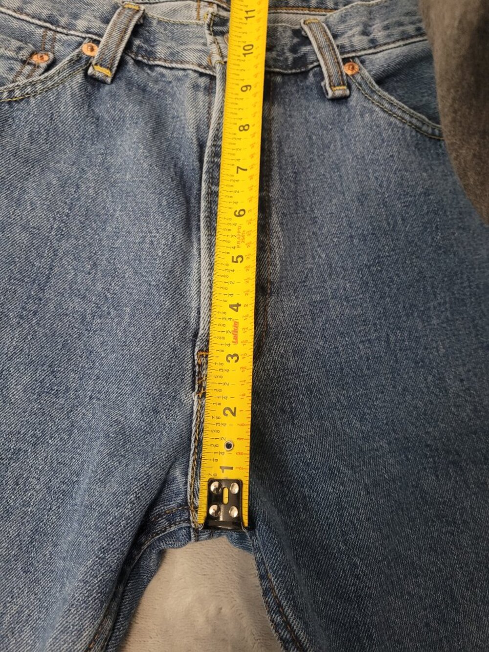 Levi’s 505 Men’s Regular Fit Straight Leg Medium Wash Jeans 36 x 30 - Picture 5 of 12